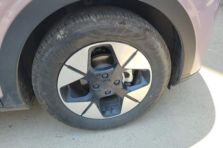 Used Geely Galaxy Geome 2025 310km Dream Edition Right Front Wheel Hub