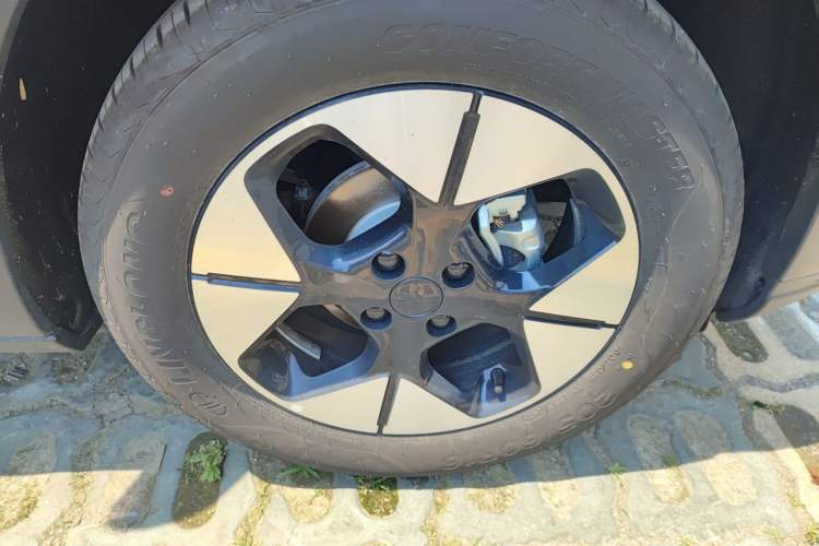 Used Geely Galaxy Geome 2025 UP 410km Exploration+ Edition Right Front Wheel Hub