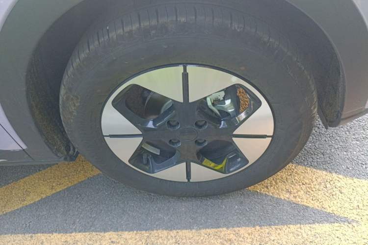 Used Geely Galaxy Geome 2025 UP 410km Exploration Edition Right Front Wheel Hub