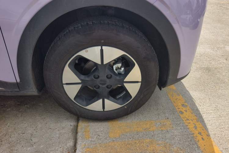 Used Geely Galaxy Geome 2025 UP 410km Exploration Edition Right Front Wheel Hub