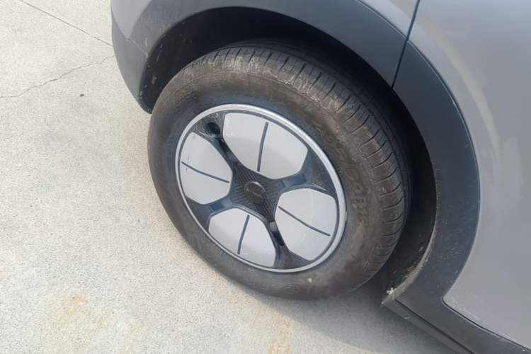 Used Geely Galaxy Geome 2025 310km Youth Edition Right Rear Wheel Hub