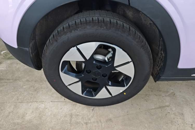Used Geely Galaxy Geome 2025 UP 410km Exploration Edition Right Rear Wheel Hub