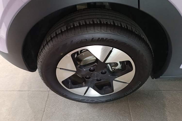 Used Geely Galaxy Geome 2025 UP 410km Exploration+ Edition Right Rear Wheel Hub