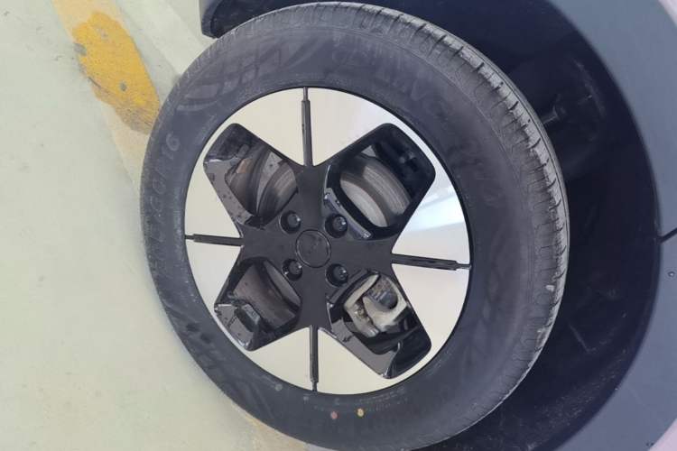 Used Geely Galaxy Geome 2025 UP 410km Exploration Edition Right Rear Wheel Hub