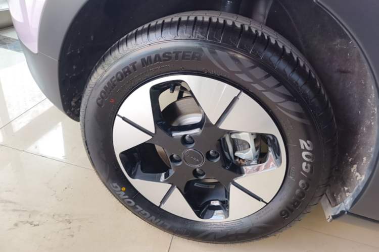 Used Geely Galaxy Geome 2025 UP 410km Exploration+ Edition Right Rear Wheel Hub