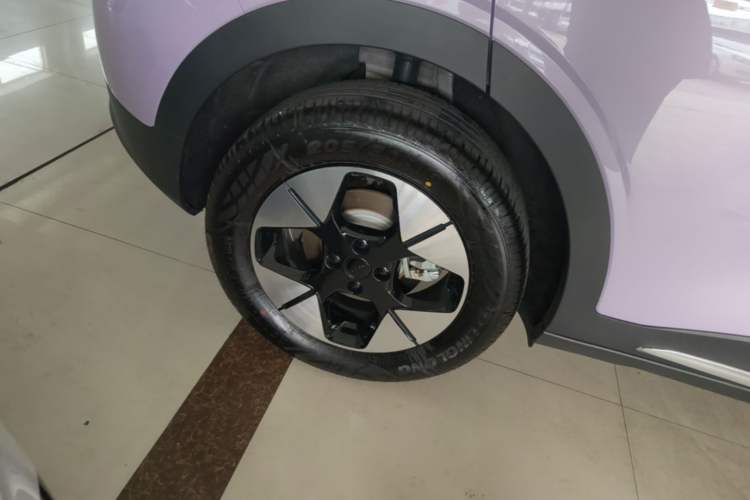 Used Geely Galaxy Geome 2025 UP 410km Exploration+ Edition Right Rear Wheel Hub