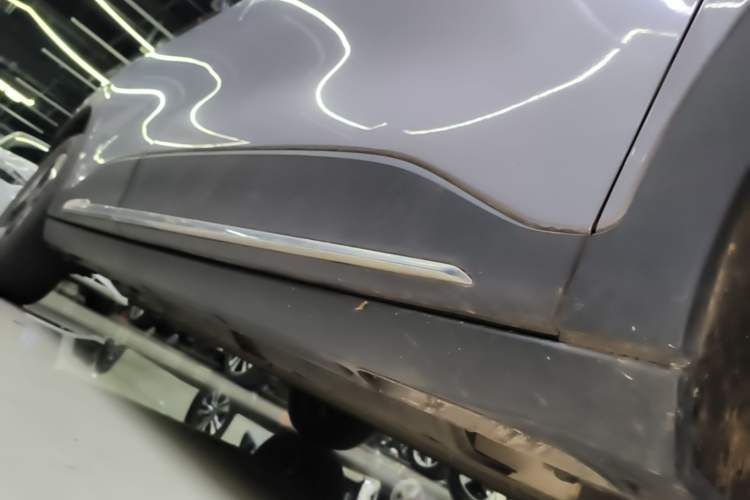 Used Geely Galaxy Geome 2025 UP 410km Exploration Edition Right Side Sill