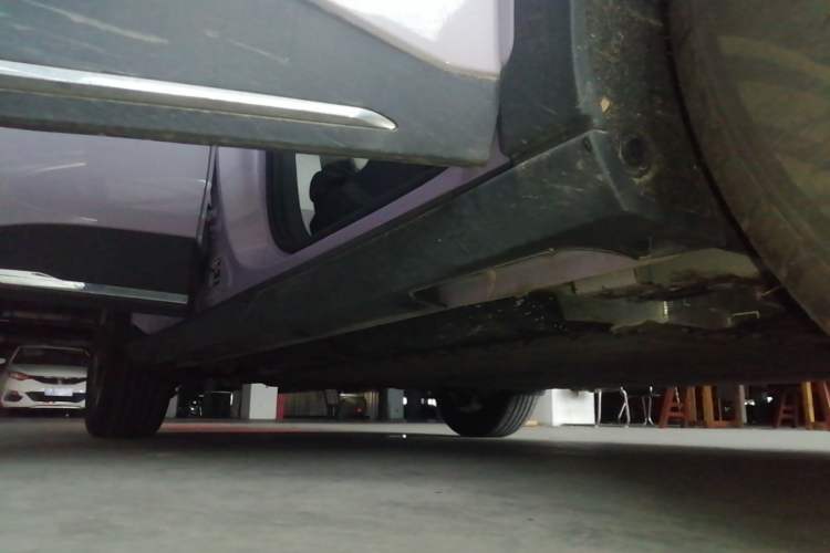 Used Geely Galaxy Geome 2025 UP 410km Exploration+ Edition Right Side Sill
