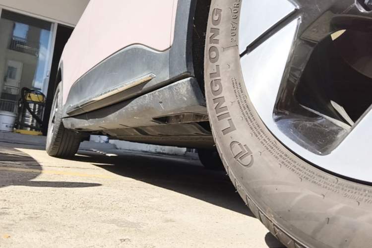 Used Geely Galaxy Geome 2025 UP 410km Exploration Edition Right Side Sill