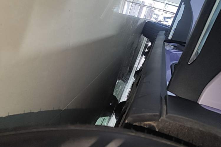 Used Geely Galaxy Geome 2025 UP 410km Exploration Edition Right Side Sill