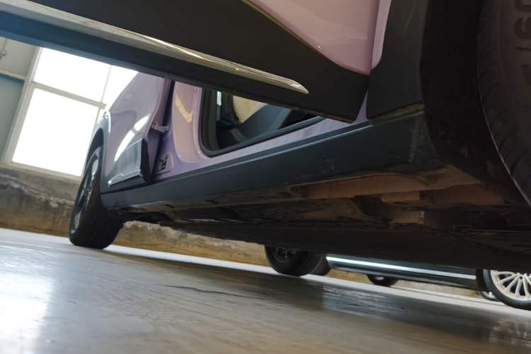 Used Geely Galaxy Geome 2025 UP 410km Exploration+ Edition Right Side Sill