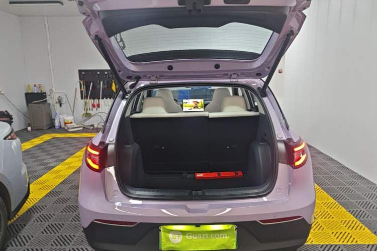 Used Geely Galaxy Geome 2025 410 km Free Version Trunk