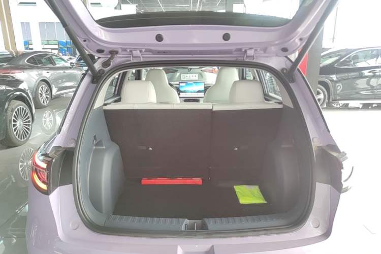 Used Geely Galaxy Geome 2025 UP 410km Exploration+ Edition Trunk