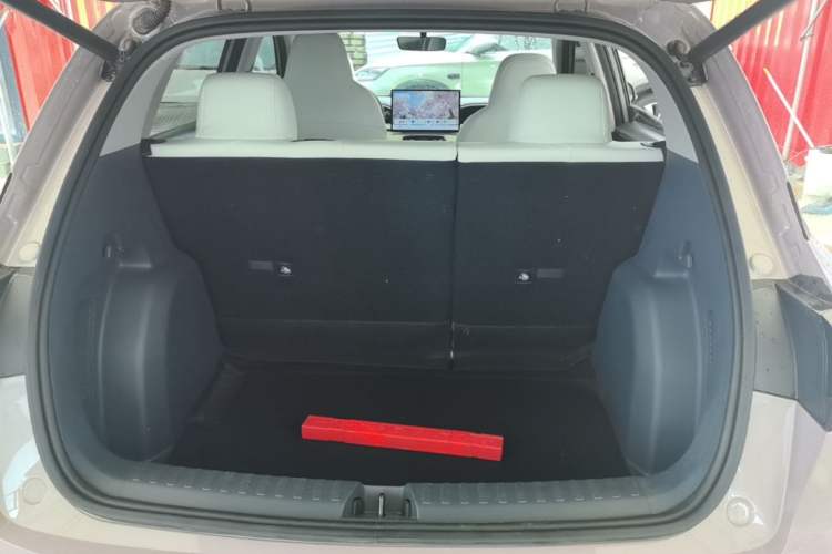 Used Geely Galaxy Geome 2025 UP 410km Exploration Edition Trunk
