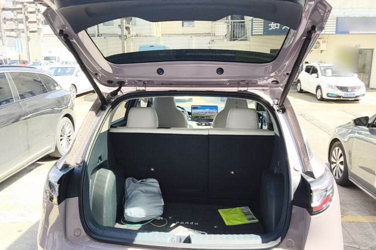 Used Geely Galaxy Geome 2025 UP 410km Exploration Edition Trunk