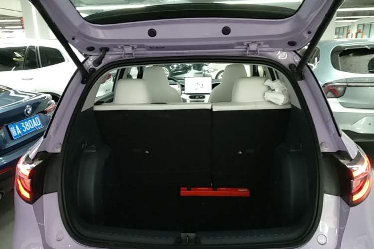 Used Geely Galaxy Geome 2025 UP 410km Exploration+ Edition Trunk