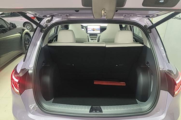 Used Geely Galaxy Geome 2025 UP 410km Exploration Edition Trunk