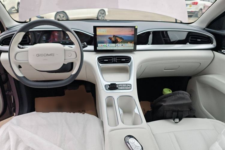 Used Geely Galaxy Geome 2025 310km Youth Edition Center Console