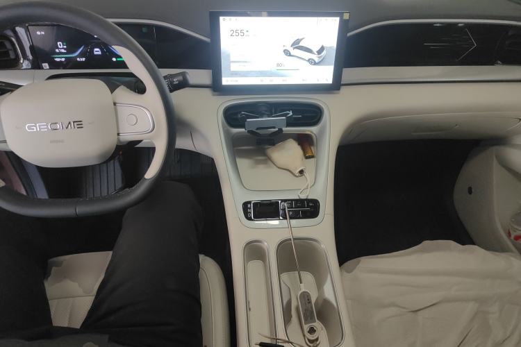 Used Geely Galaxy Geome 2025 310km Youth Edition Center Console