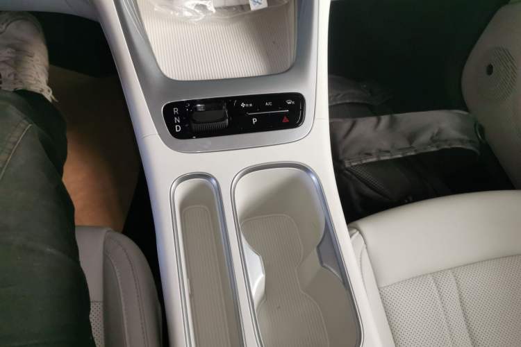 Used Geely Galaxy Geome 2025 310km Youth Edition Gear Lever