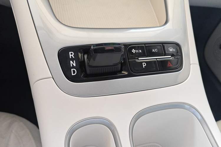 Used Geely Galaxy Geome 2025 310km Youth Edition Gear Lever