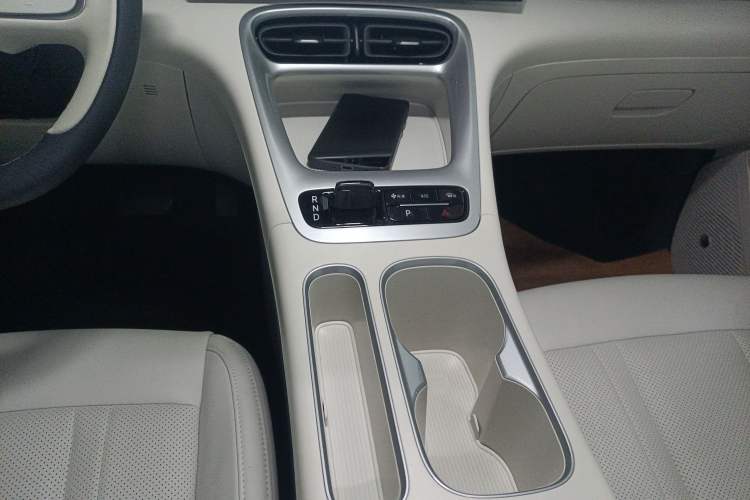 Used Geely Galaxy Geome 2025 UP 410km Exploration Edition Gear Lever