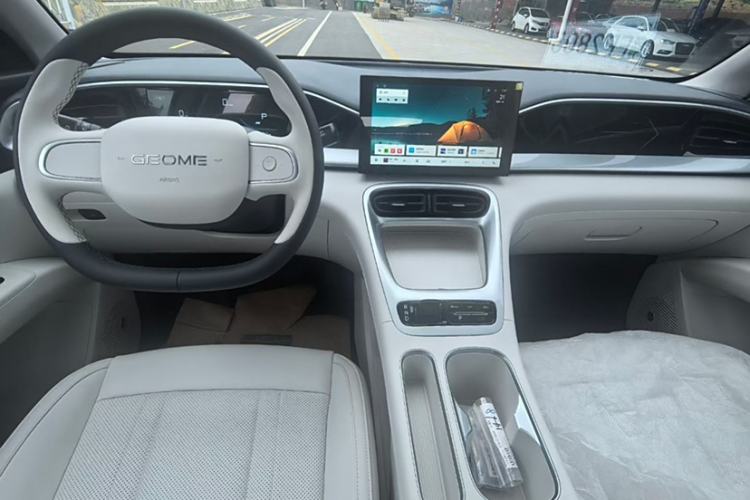 Used Geely Galaxy Geome 2025 310km Youth Edition Interior 1