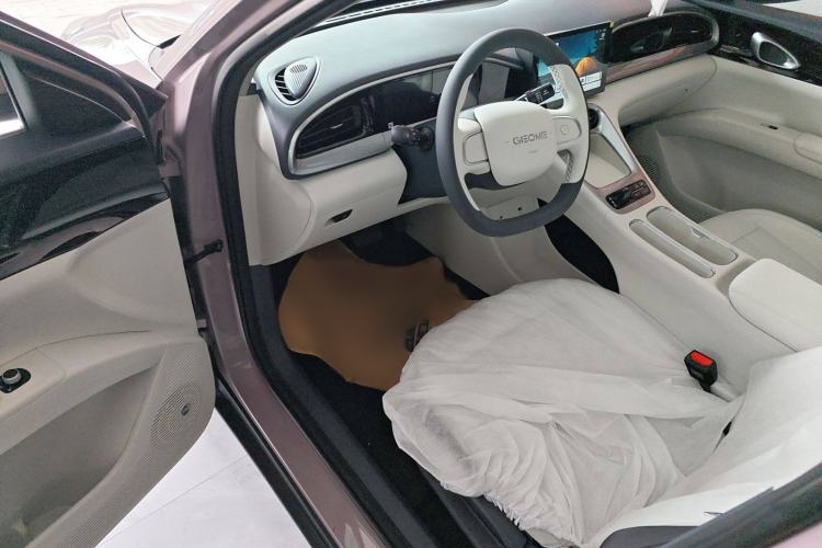 Used Geely Galaxy Geome 2025 310km Youth Edition Interior 2