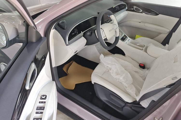 Used Geely Galaxy Geome 2025 310km Youth Edition Interior 2