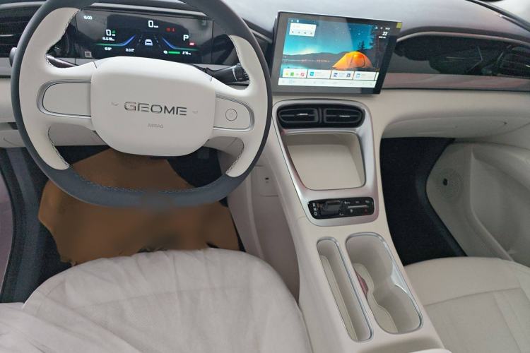 Used Geely Galaxy Geome 2025 310km Youth Edition Interior 3