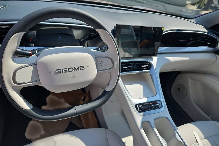 Used Geely Galaxy Geome 2025 310km Youth Edition Interior 3