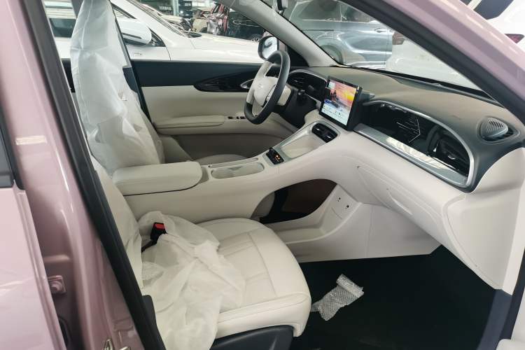 Used Geely Galaxy Geome 2025 310km Youth Edition Interior 6