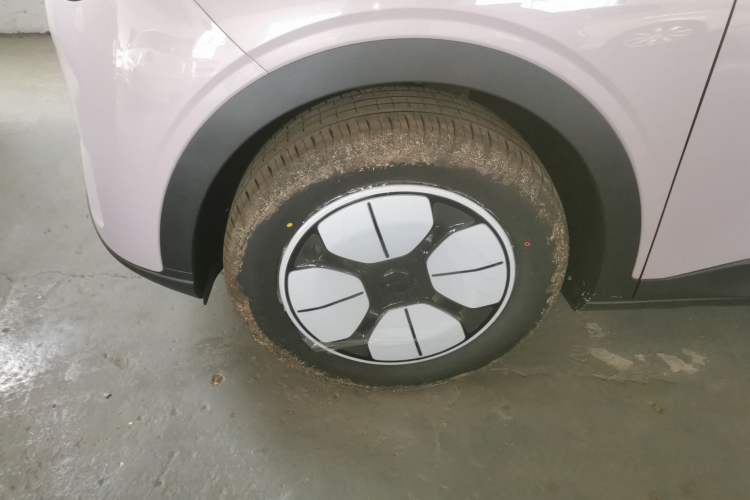 Used Geely Galaxy Geome 2025 310km Youth Edition Left Front Wheel Hub
