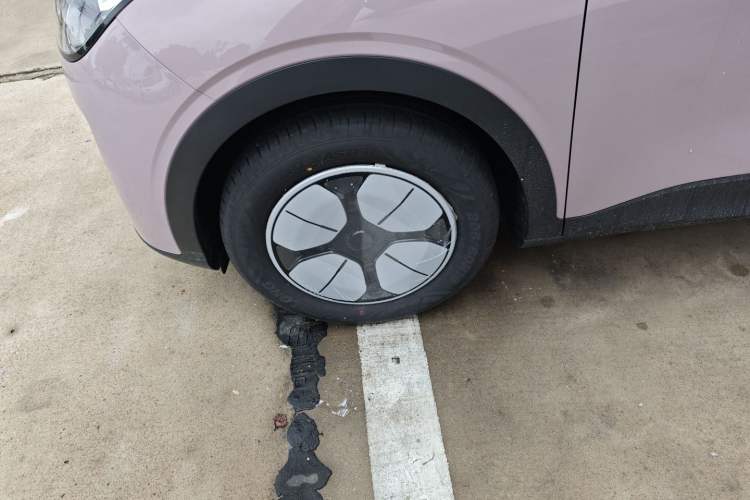 Used Geely Galaxy Geome 2025 310km Youth Edition Left Front Wheel Hub