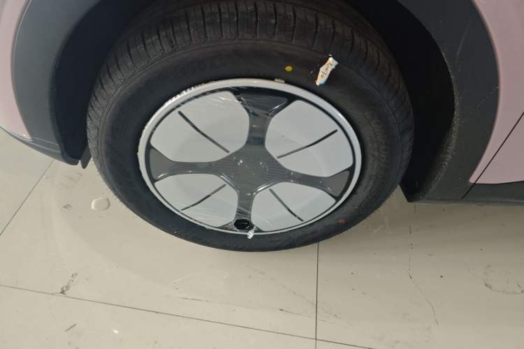 Used Geely Galaxy Geome 2025 310km Youth Edition Left Front Wheel Hub