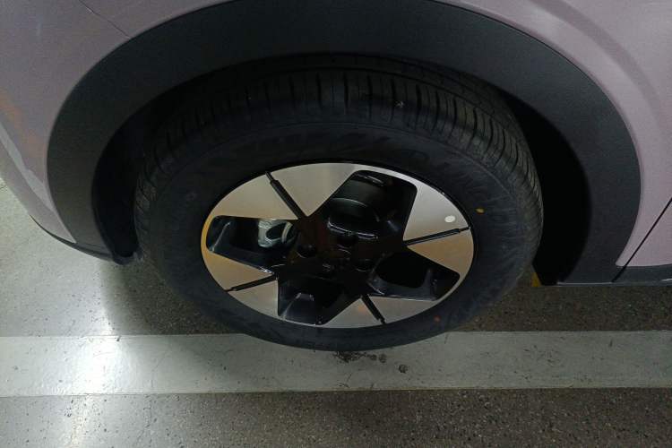 Used Geely Galaxy Geome 2025 UP 410km Exploration Edition Left Front Wheel Hub