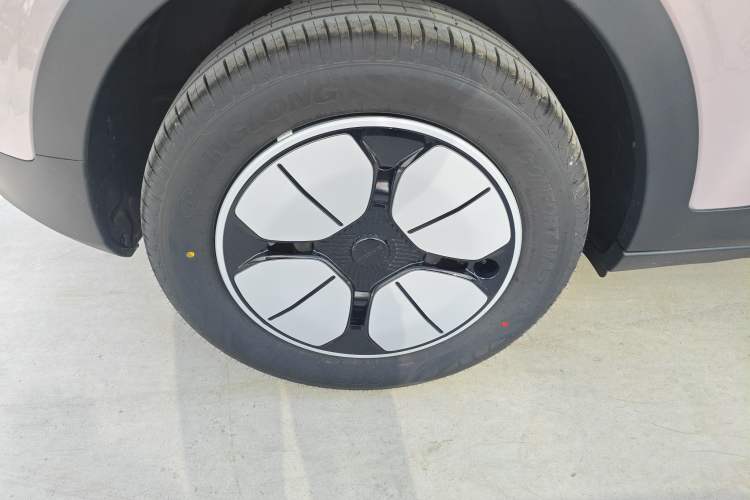 Used Geely Galaxy Geome 2025 310km Youth Edition Right Rear Wheel Hub