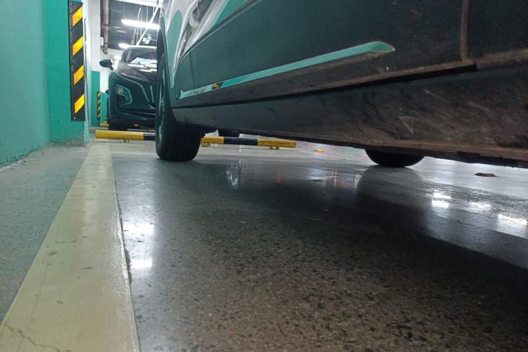 Used Geely Galaxy Geome 2025 UP 410km Exploration Edition Right Side Sill