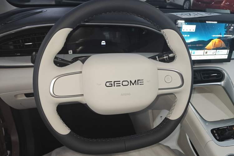 Used Geely Galaxy Geome 2025 310km Youth Edition Steering Wheel