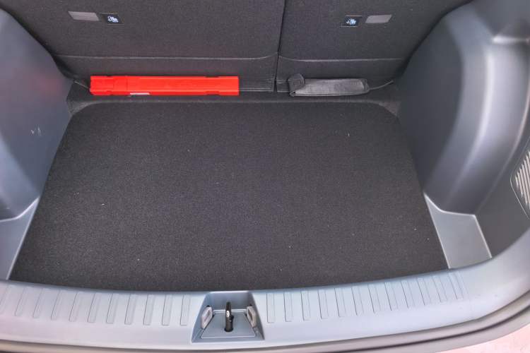 Used Geely Galaxy Geome 2025 310km Youth Edition Trunk