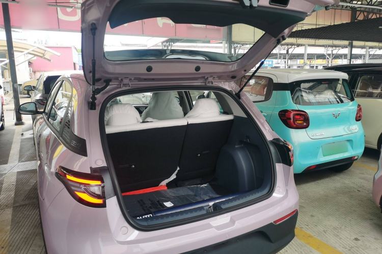 Used Geely Galaxy Geome 2025 310km Youth Edition Trunk