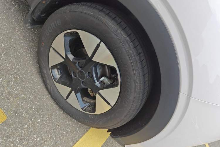 Used Geely Galaxy Geome 2025 UP 410km Exploration+ Edition Right Front Wheel Hub