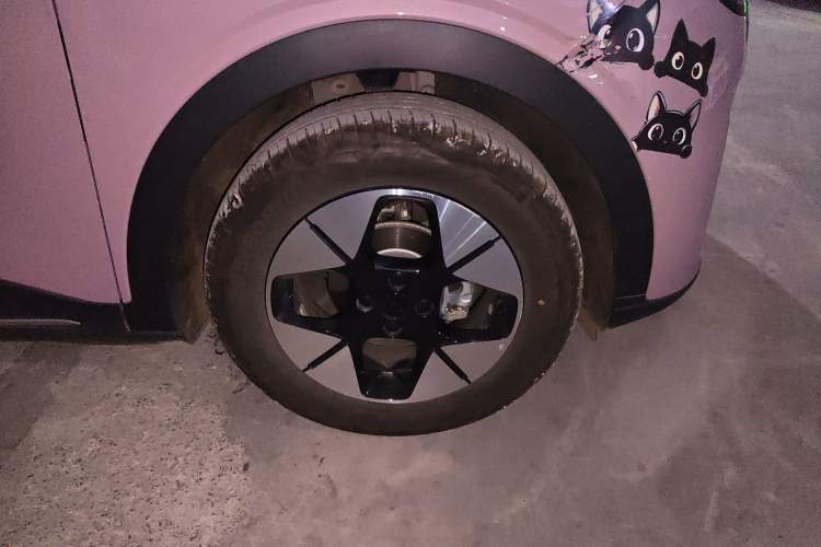 Used Geely Galaxy Geome 2025 UP 410km Exploration Edition Right Front Wheel Hub