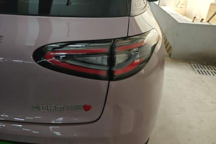 Used Geely Galaxy Geome 2025 310km Youth Edition Right Rear Taillight