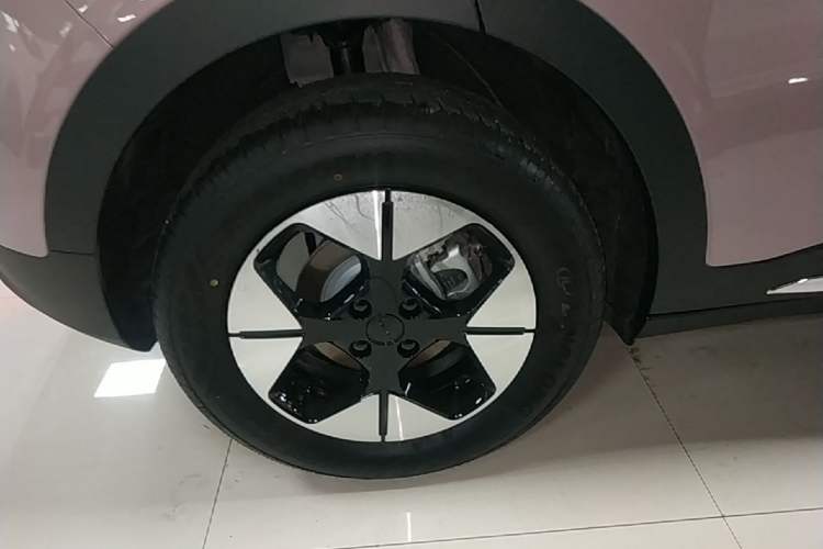 Used Geely Galaxy Geome 2025 UP 410km Exploration Edition Right Rear Wheel Hub