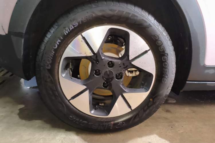 Used Geely Galaxy Geome 2025 UP 410km Exploration Edition Right Rear Wheel Hub