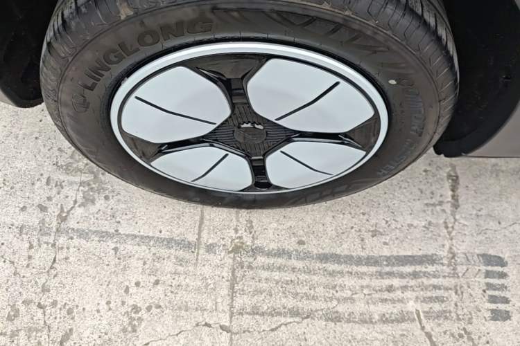 Used Geely Galaxy Geome 2025 310km Youth Edition Right Rear Wheel Hub