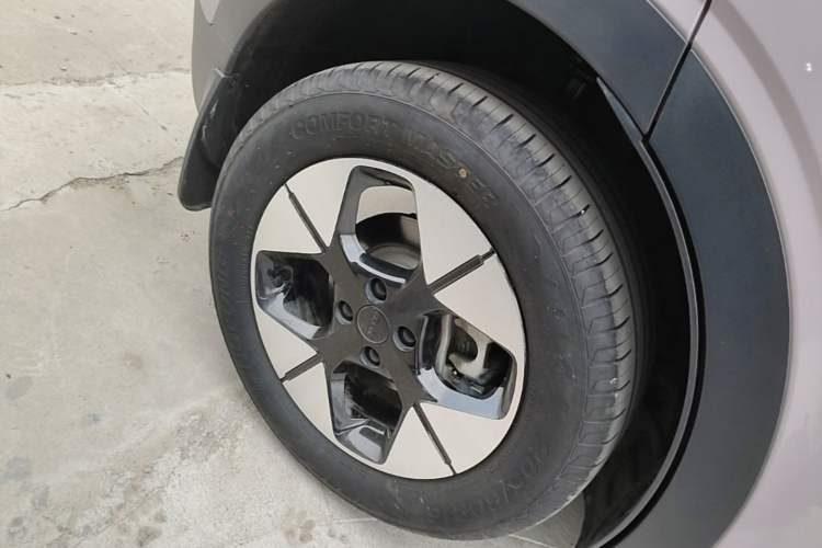 Used Geely Galaxy Geome 2025 UP 410km Exploration Edition Right Rear Wheel Hub