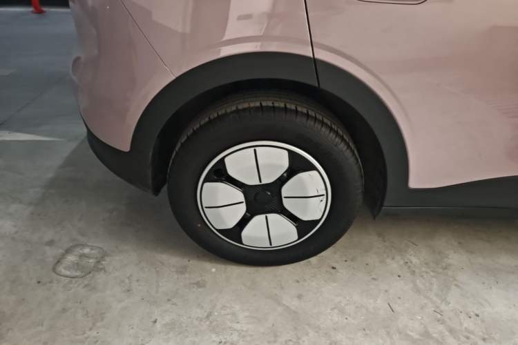 Used Geely Galaxy Geome 2025 310km Youth Edition Right Rear Wheel Hub
