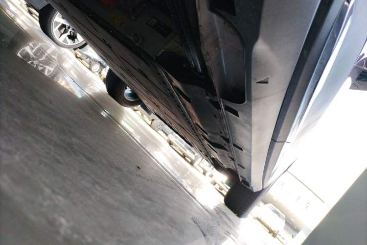 Used Geely Galaxy Geome 2025 310km Dream Edition Right Side Sill
